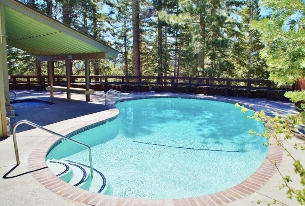 Cozy Condo Walking Distance To Village And Gondola W/ Pool/ Jacuzzi Sleeps 4. Mammoth Lakes Exteriör bild